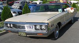 '71 Chrysler (Auto classique VAQ Mont St-Hilaire '11).jpg