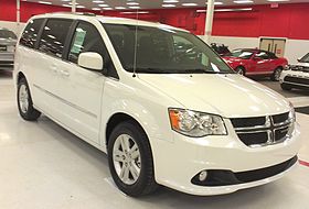 '16 Dodge Grand Caravan (Carrefour Angrignon).jpg