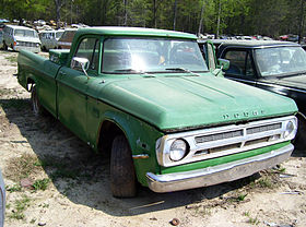 1971 Dodge D-100.jpg